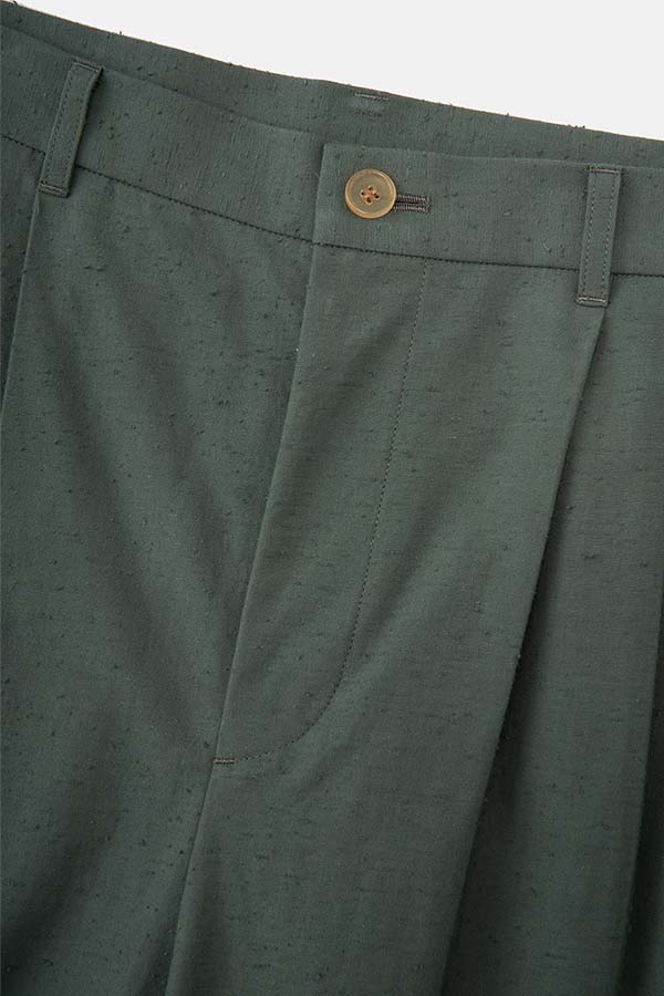 2 Tuck Tapered Pants