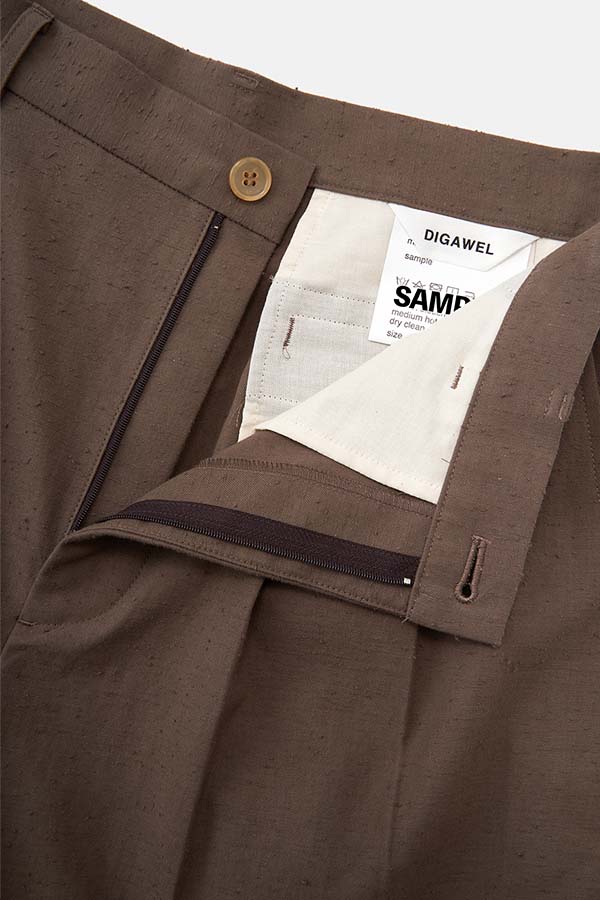2 Tuck Tapered Pants