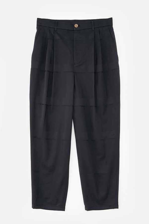 2 Tuck Tapered Pants