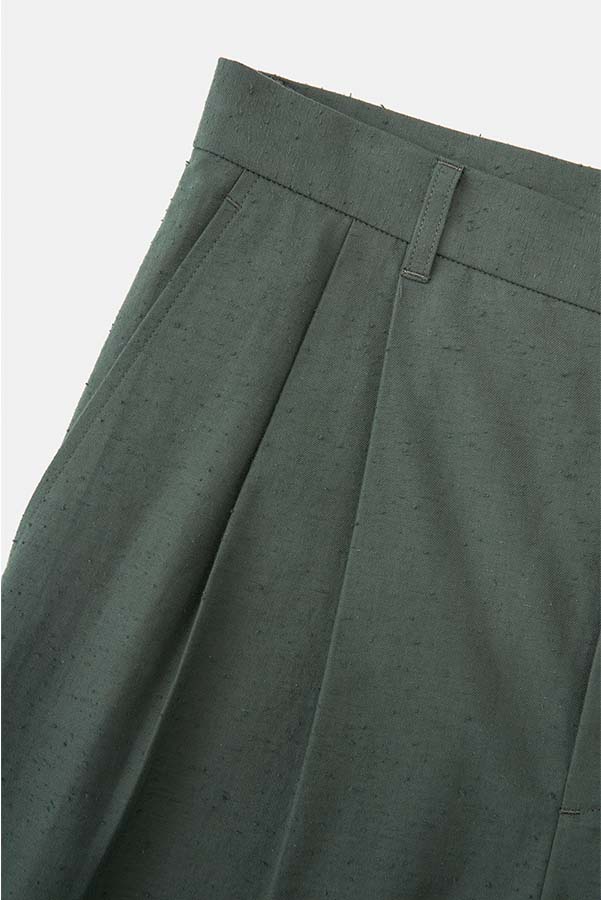 2 Tuck Tapered Pants