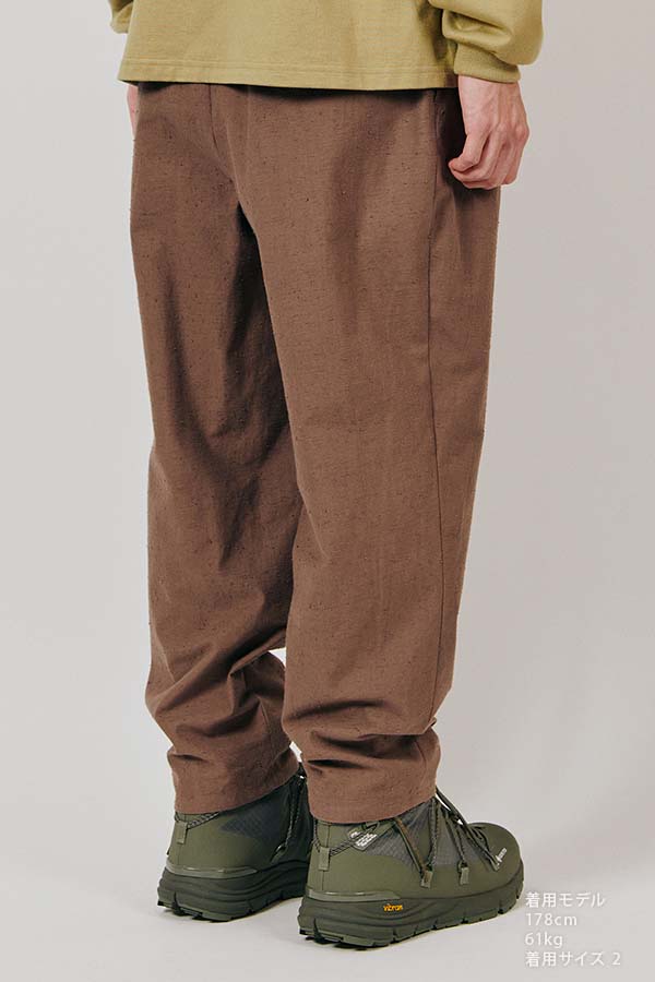 2 Tuck Tapered Pants