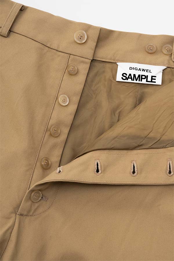 Button fly pants ②