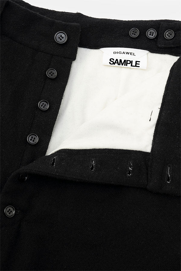 Button fly pants ①