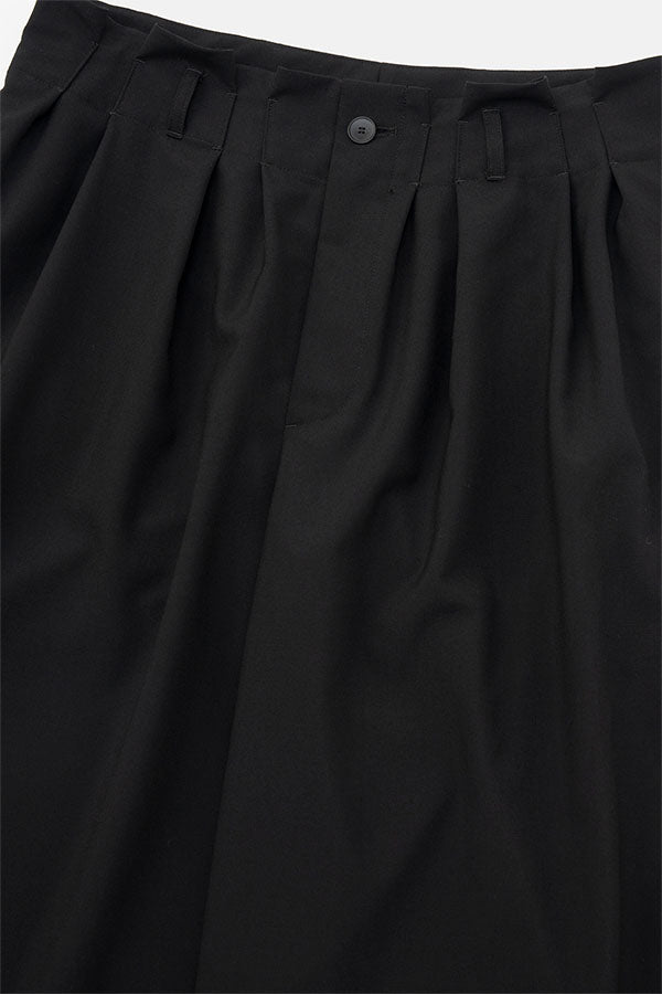 Wide tuck pants