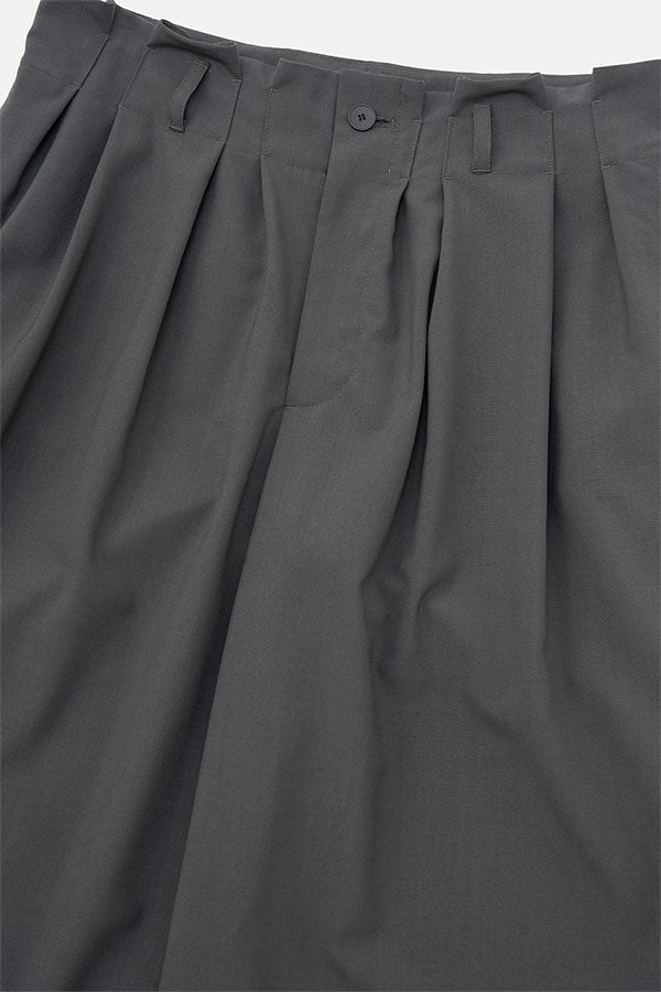 Wide tuck pants