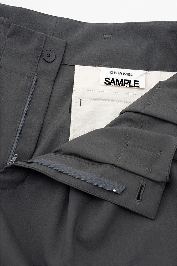 Wide tuck pants