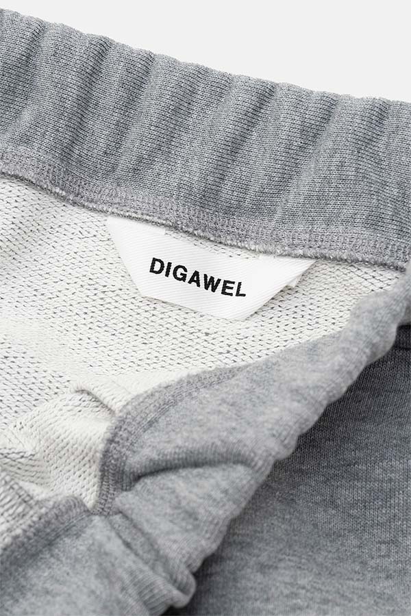Wide sweatpants