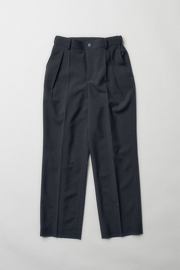 In tuck pants