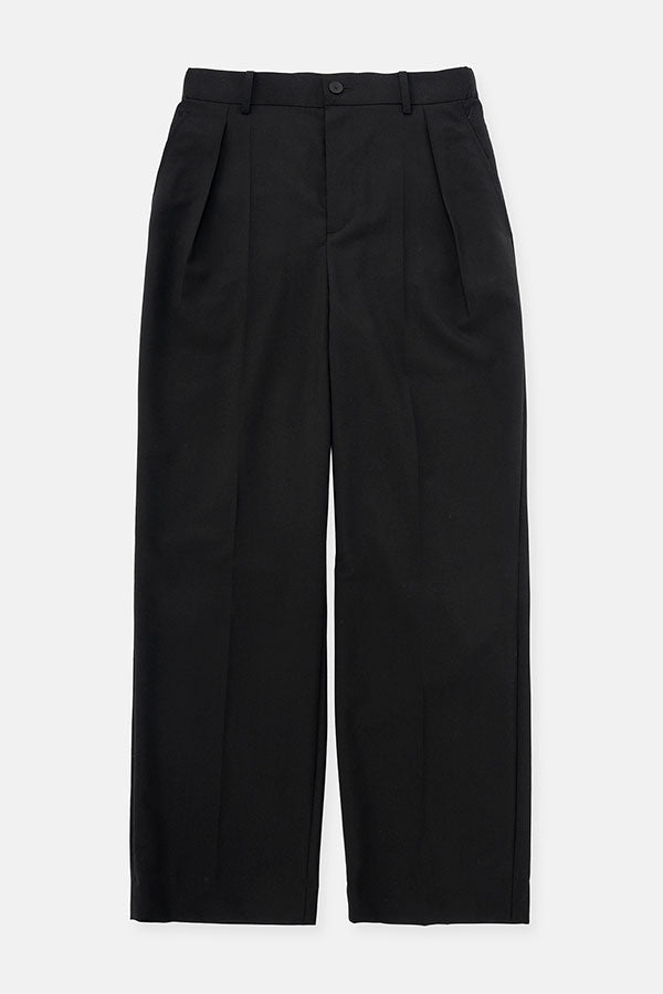 In tuck pants