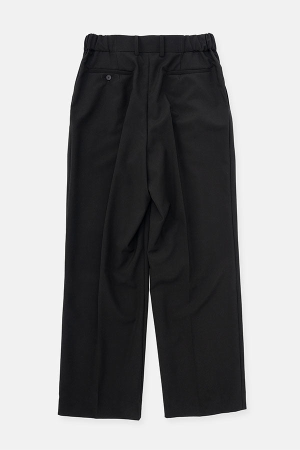 In tuck pants