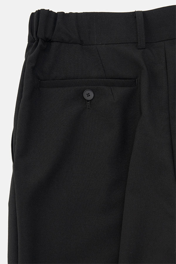 In tuck pants