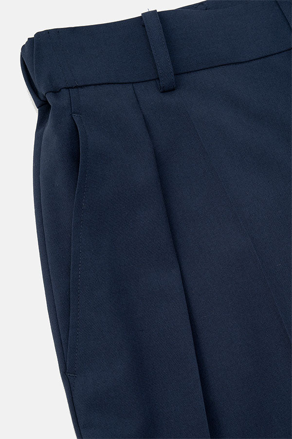 In tuck pants