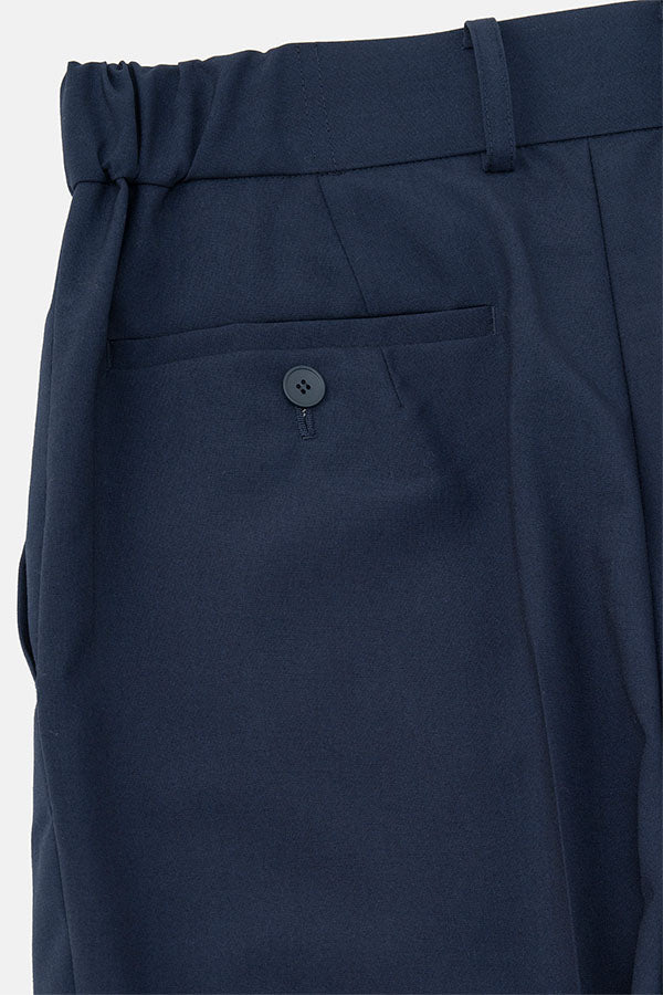 In tuck pants