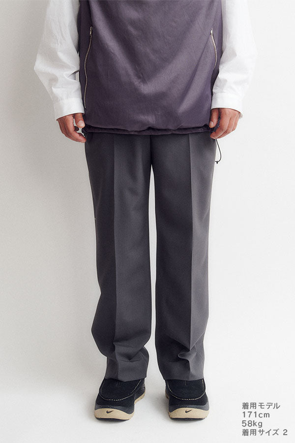 In tuck pants