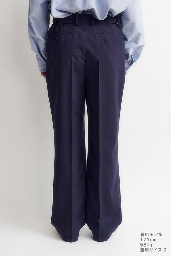 In tuck pants