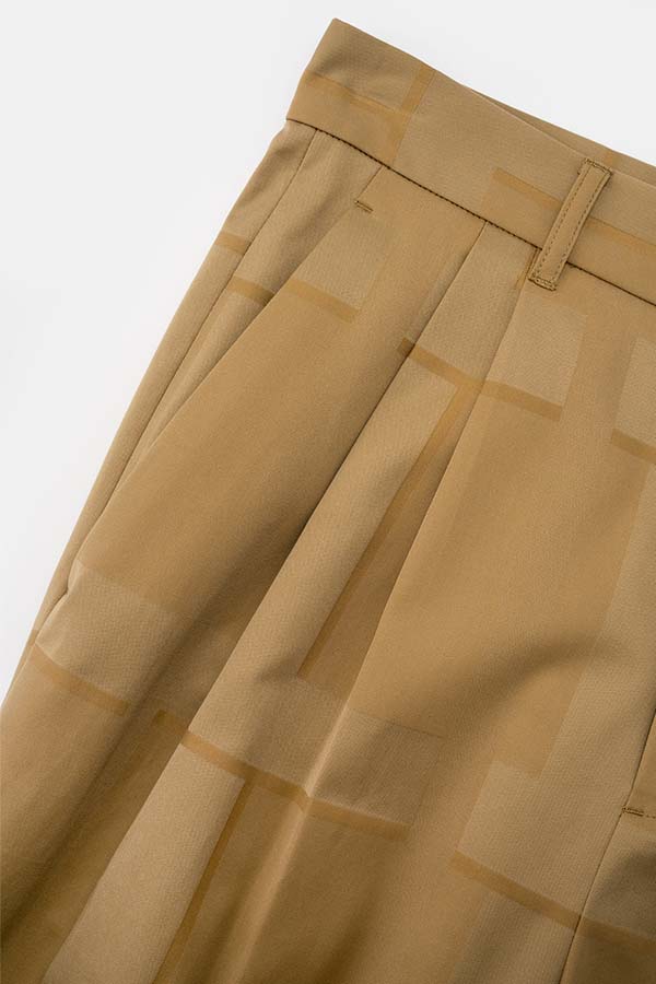 2 Tuck Tapered Pants