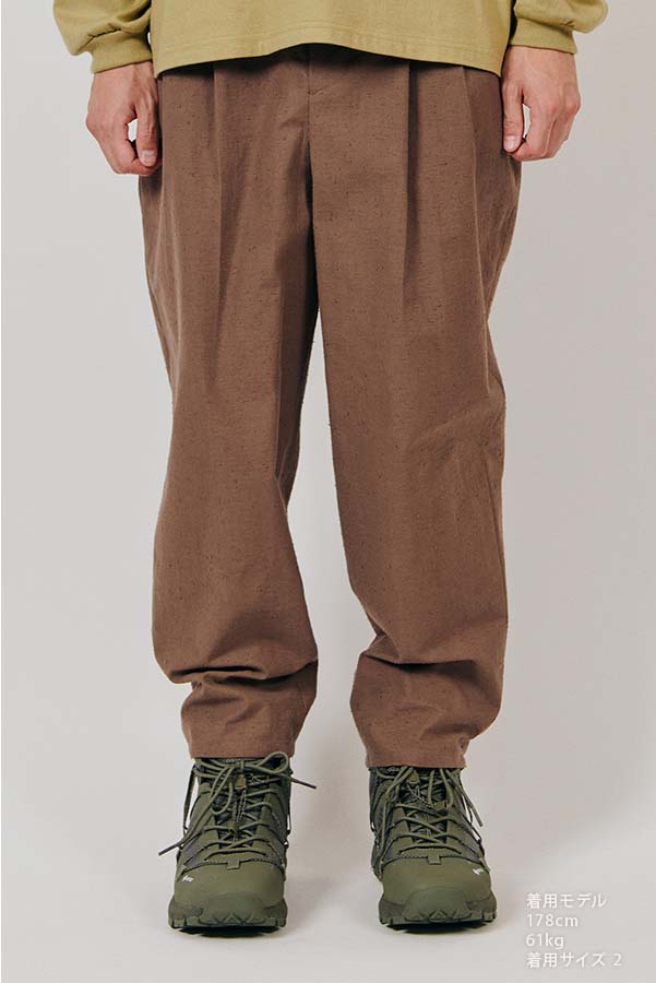 2 Tuck Tapered Pants