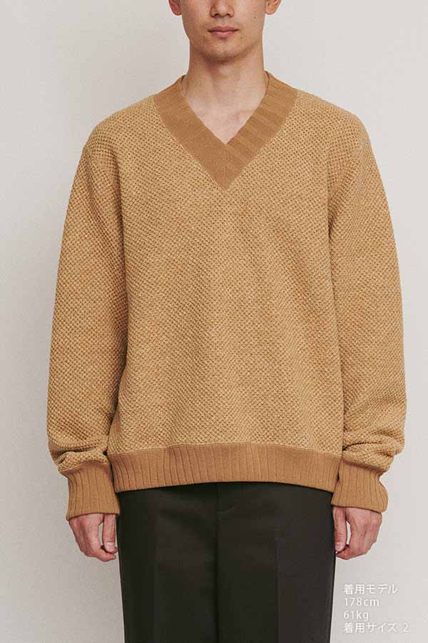Hexagonal patterns knit rib sweatshirt