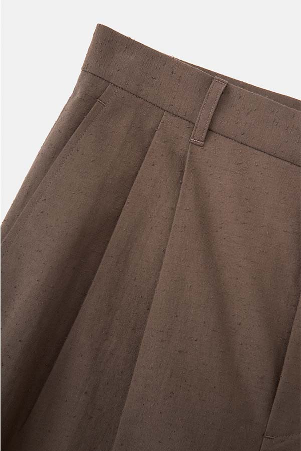 2 Tuck Tapered Pants