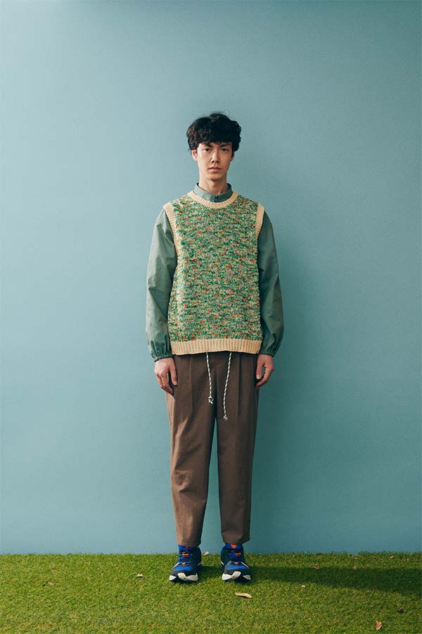2 Tuck Tapered Pants