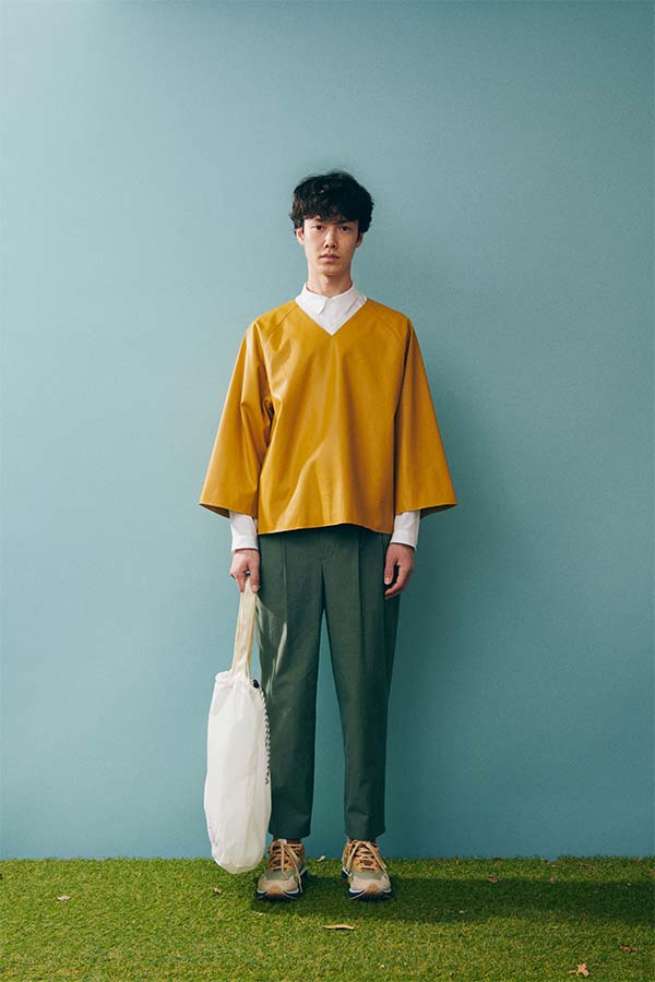 2 Tuck Tapered Pants