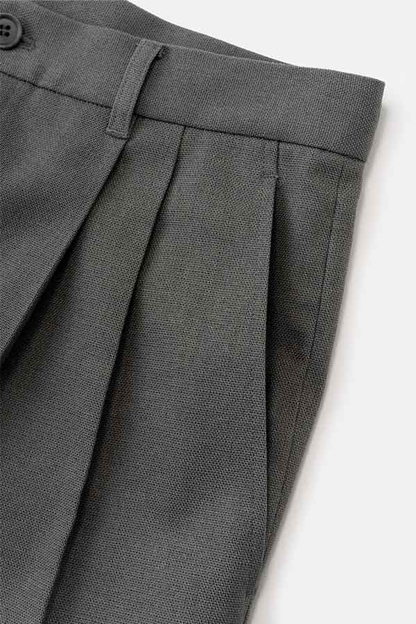 2 Tuck Tapered Pants