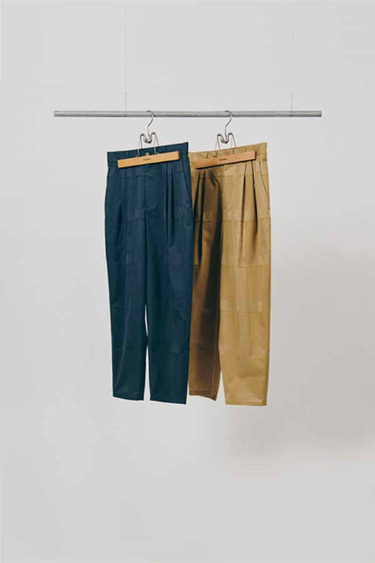 2 Tuck Tapered Pants