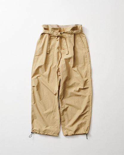 High-waisted pants