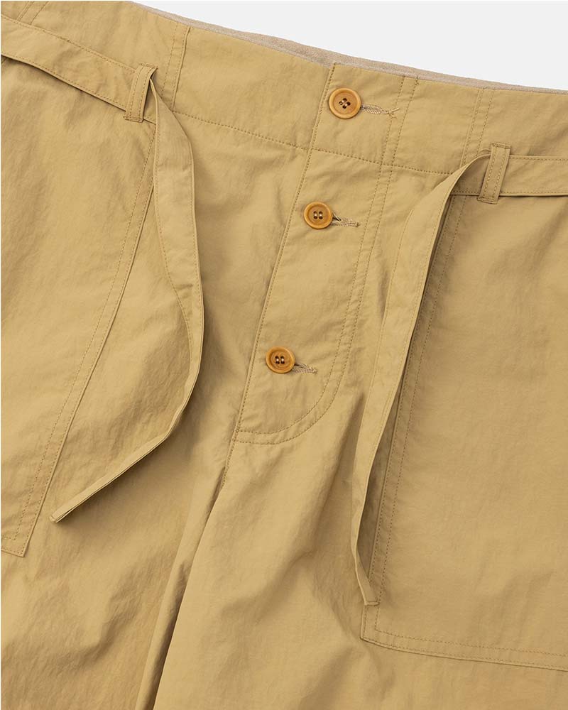 High-waisted pants