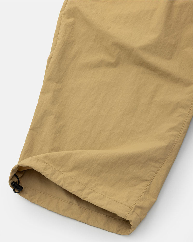High-waisted pants