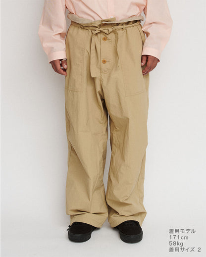 High-waisted pants