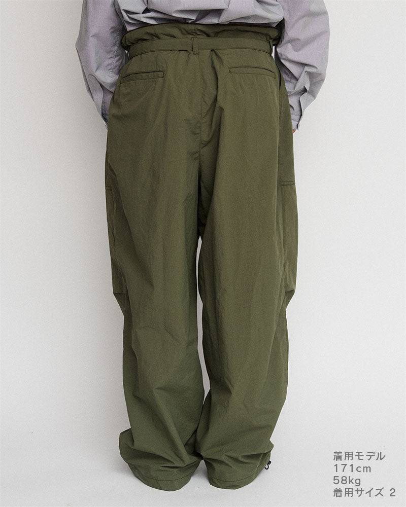 High-waisted pants