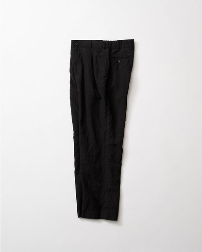 In tuck pants garment wash