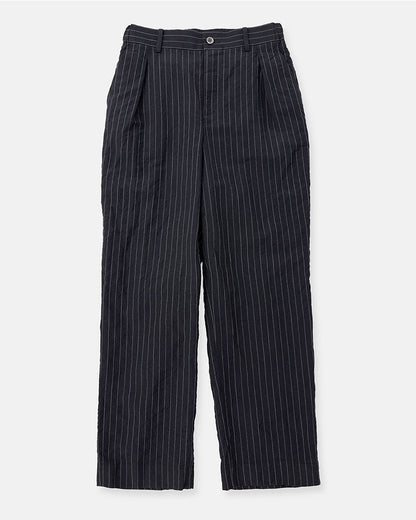 In tuck pants garment wash