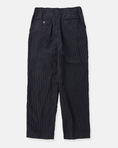 In tuck pants garment wash