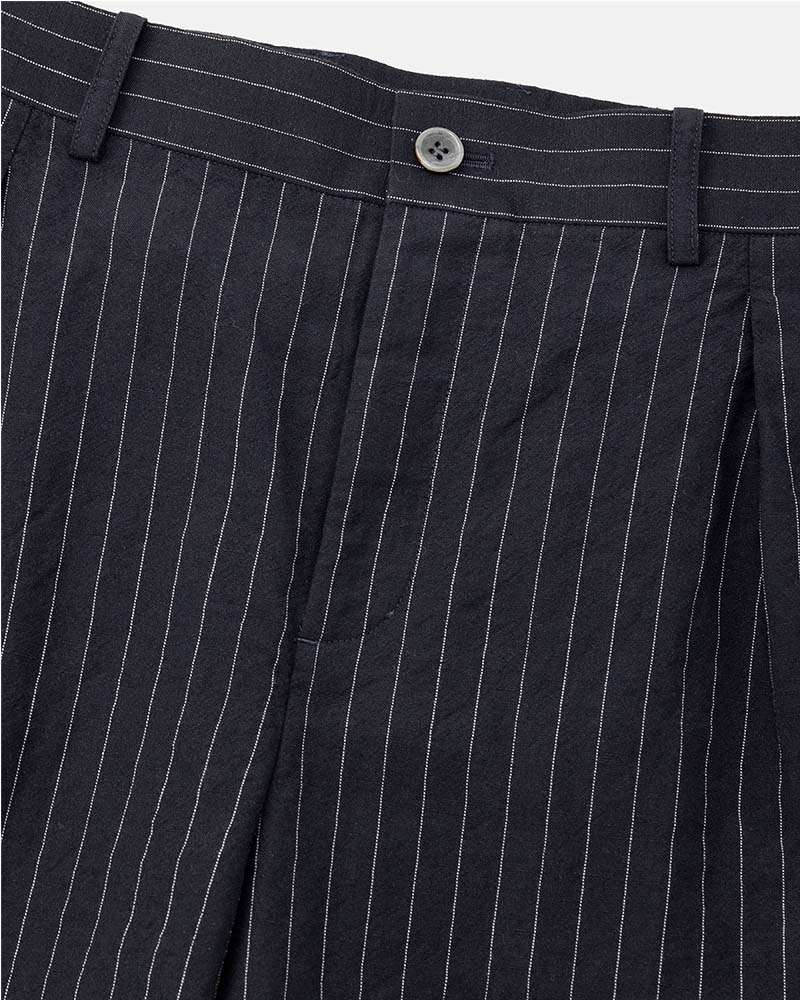 In tuck pants garment wash