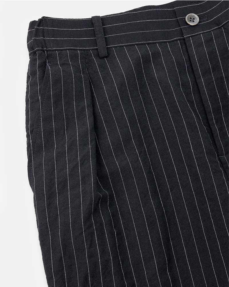 In tuck pants garment wash