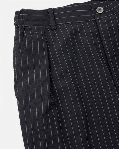 In tuck pants garment wash