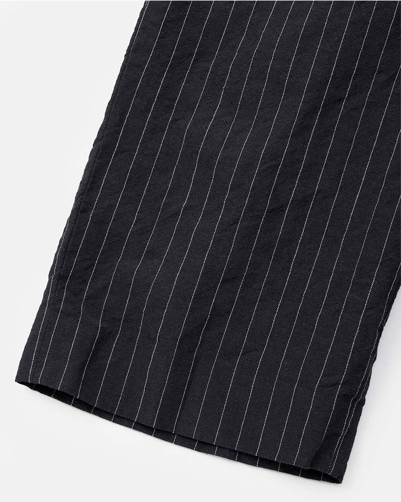 In tuck pants garment wash