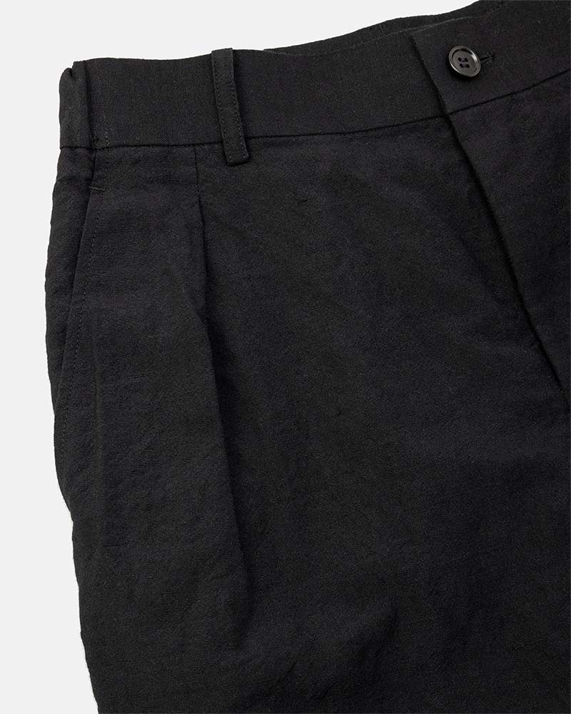 In tuck pants garment wash