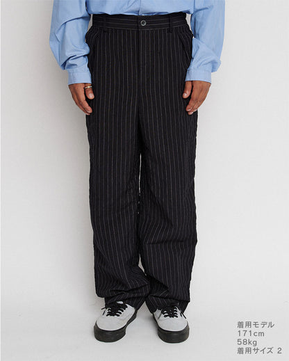 In tuck pants garment wash