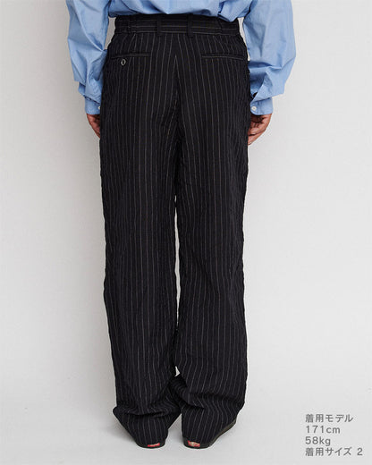 In tuck pants garment wash