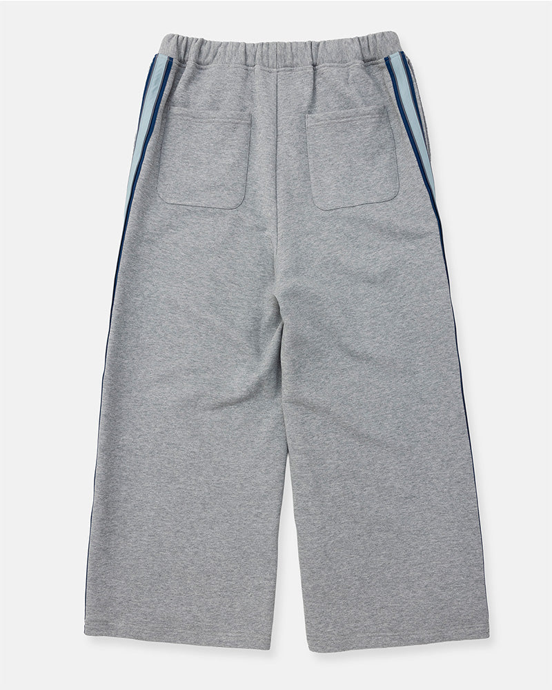 Wide sweatpants