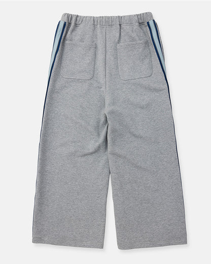 Wide sweatpants