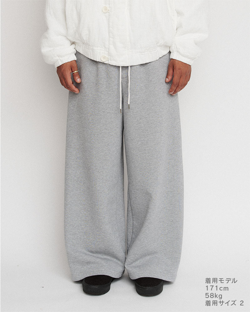 Wide sweatpants