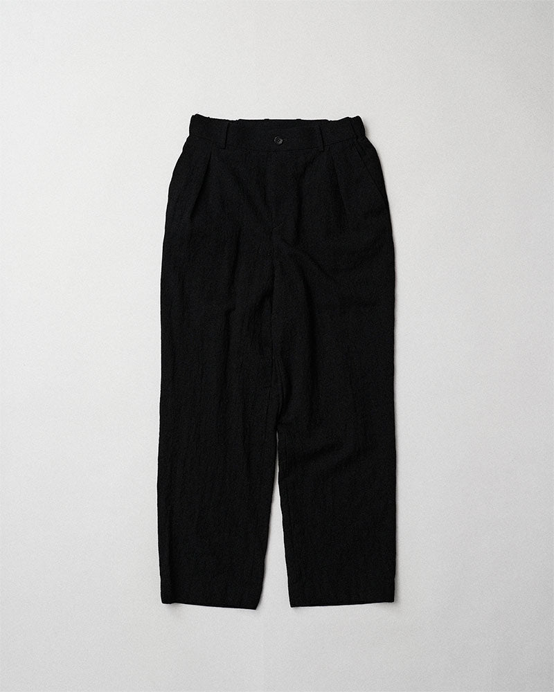 In tuck pants garment wash