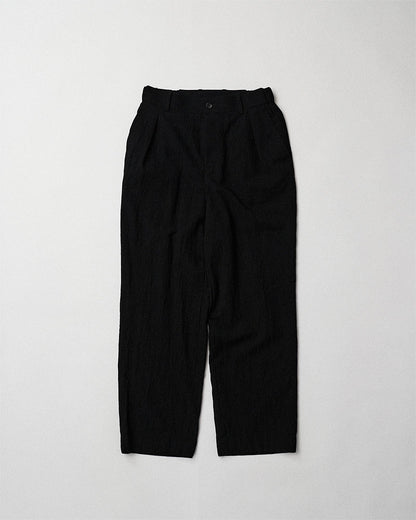 In tuck pants garment wash