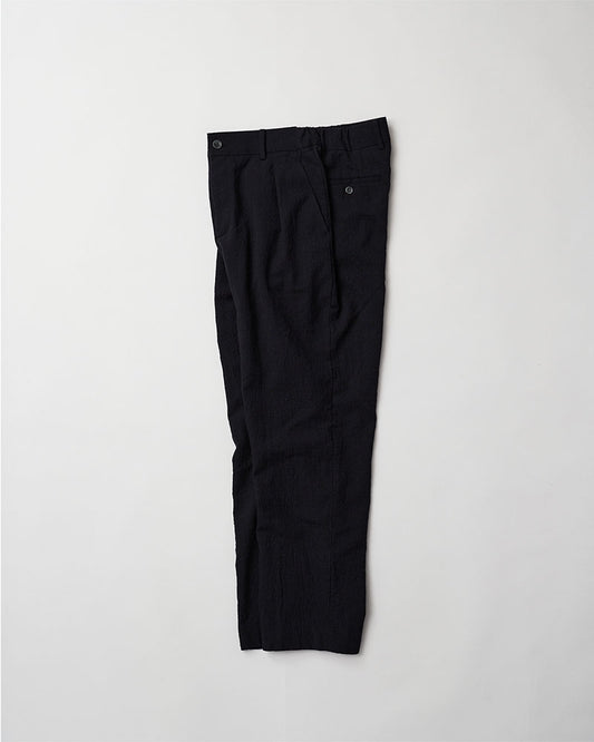 In tuck pants garment wash