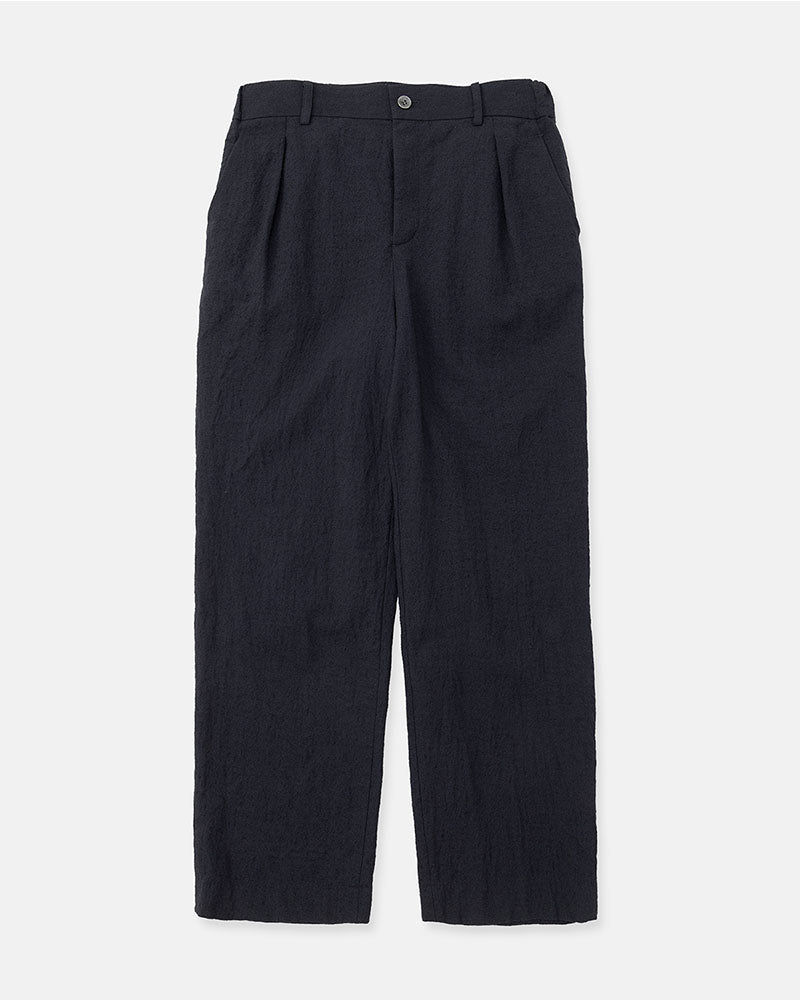 In tuck pants garment wash