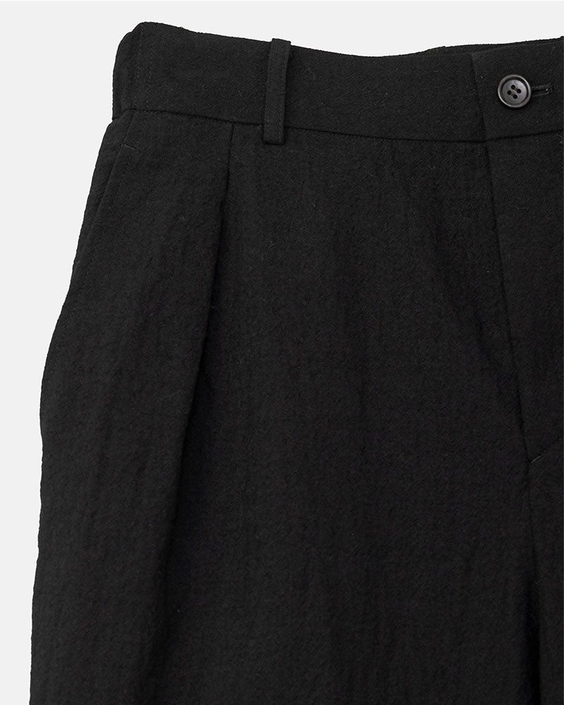 In tuck pants garment wash